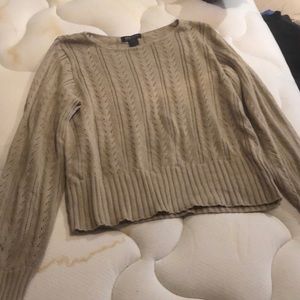 The perfect fall 🍁 sweater! Looks amazing with jeans and tall boots!